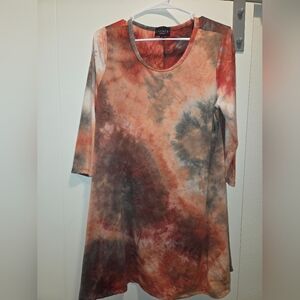 Discreet Women's Vibrant Tunic Top - Orange and Gray